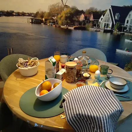 Blrk 285 Bed & Breakfast 3*